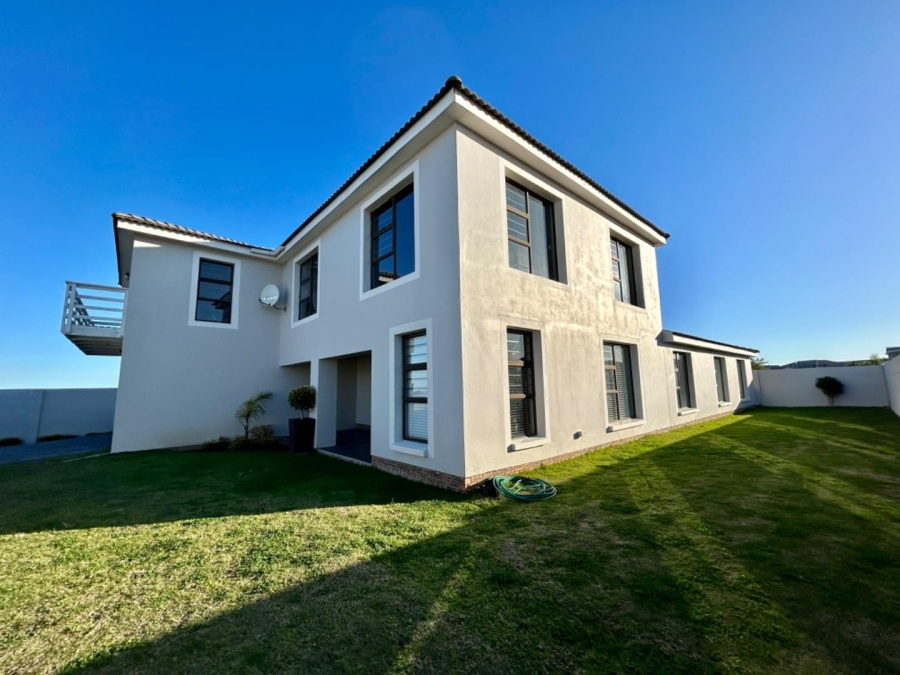 4 Bedroom Property for Sale in Fountains Estate Eastern Cape
